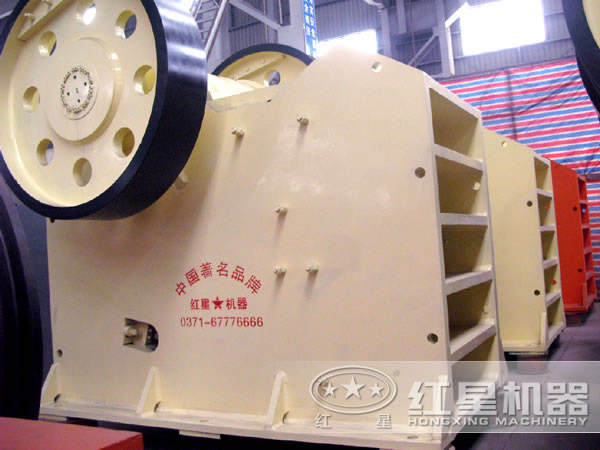 大型复摆颚式破碎机