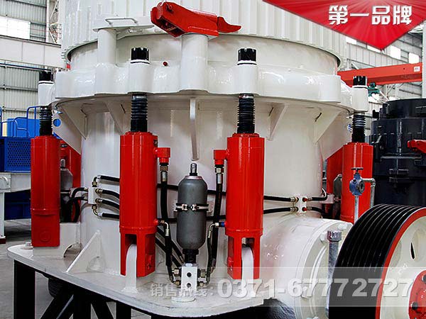 多缸液压圆锥破碎机的工作流程