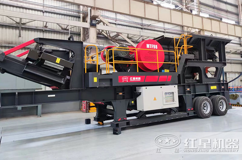 颚式移动破碎站图片