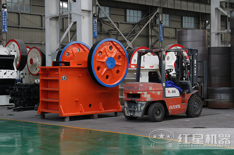 一个采石场投资一套大型鹅卵石破碎生产设备需要多少钱？