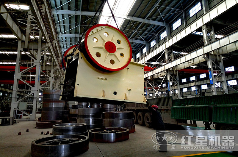 鹅卵石破碎设备发货现场