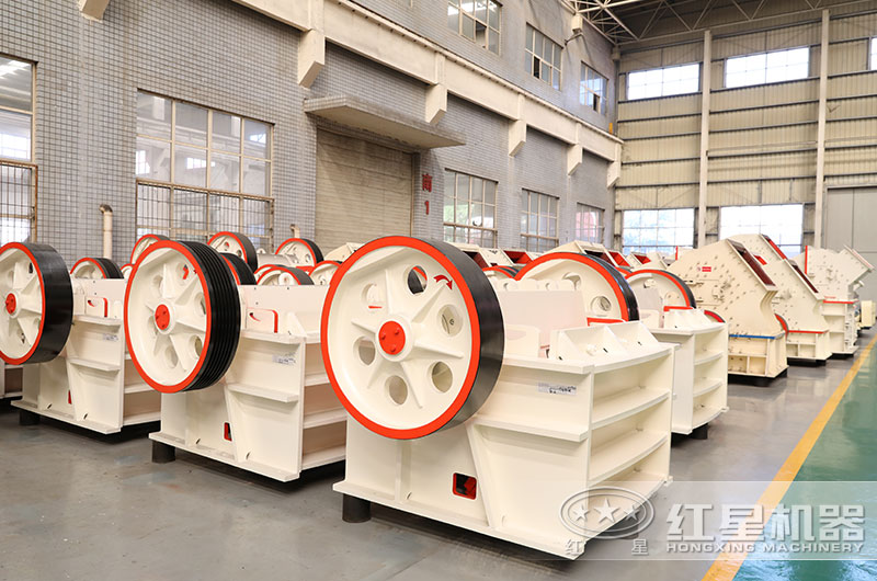 日产量200吨碎石机多少钱一台？