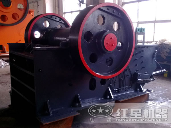 怎么减少鄂式破碎机鄂板的磨损