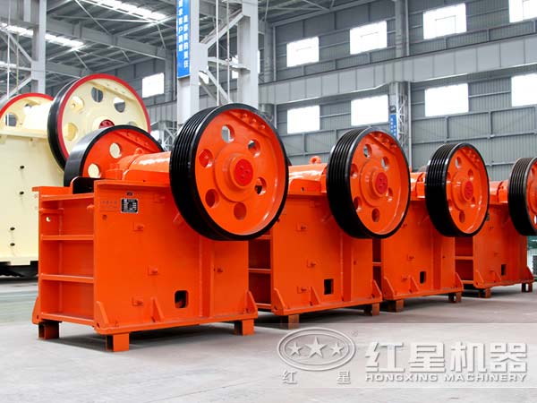 颚式破碎机背面