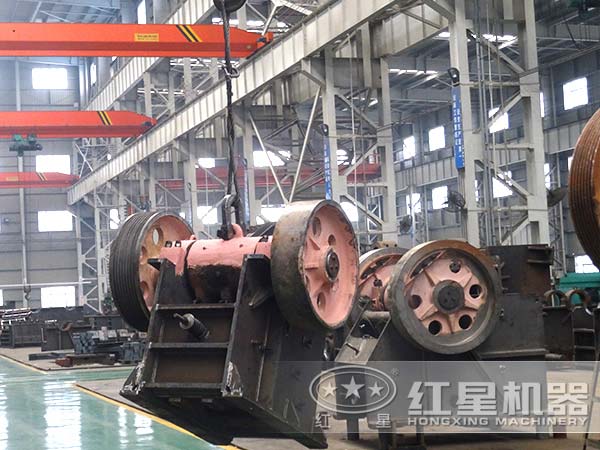 矿山破碎机设备生产车间