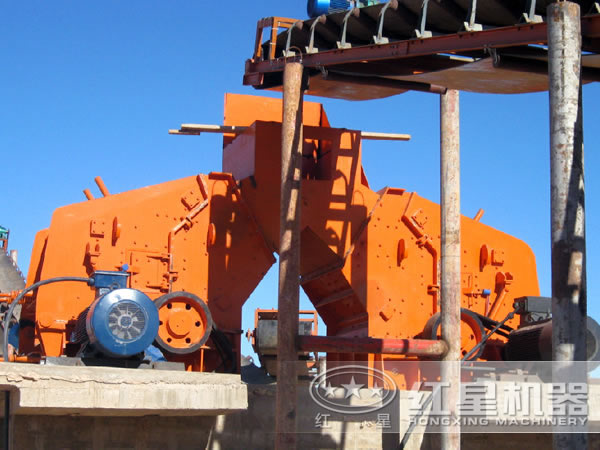 反击破碎机作业现场