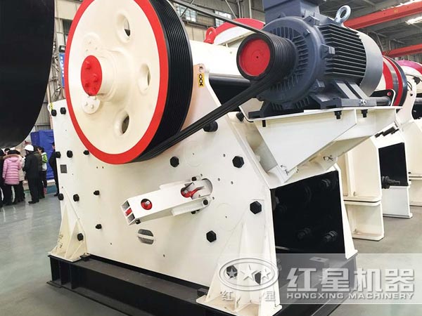 新一代CJ欧版颚式破碎机凭借高产、低耗迅速走红市场