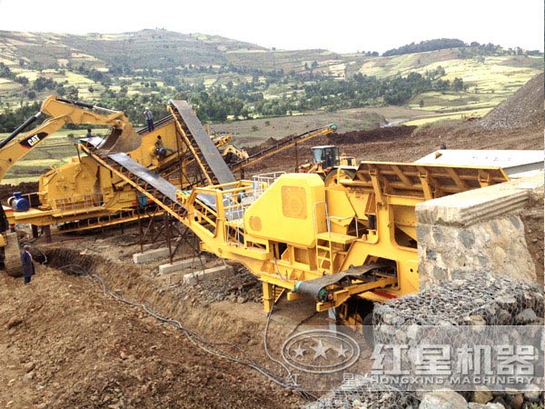 建筑垃圾移动破碎站作业客户现场