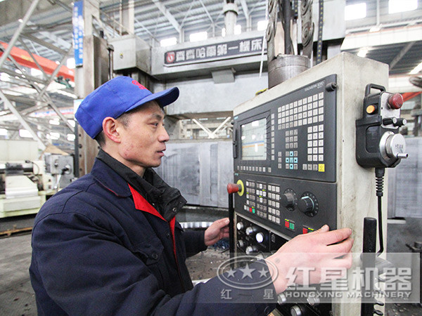 红星雷蒙磨粉机生产工厂