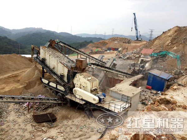 流动碎石机作业现场