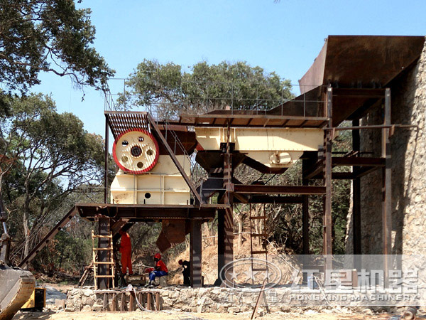 生产线中的粗碎设备