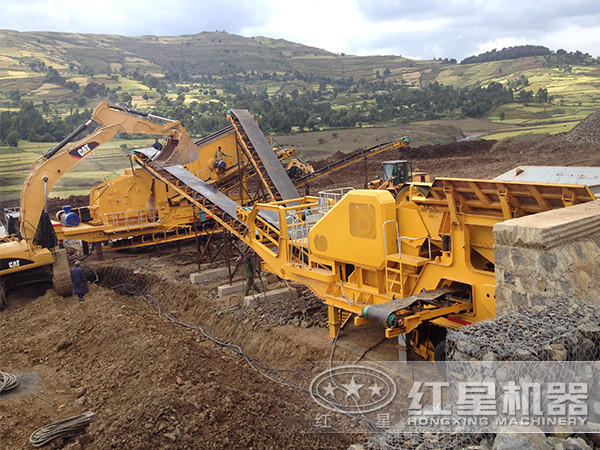 可移动冲击式碎石机作业现场