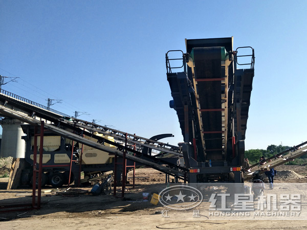 购买一套大型移动破碎石料设备需要多少钱？