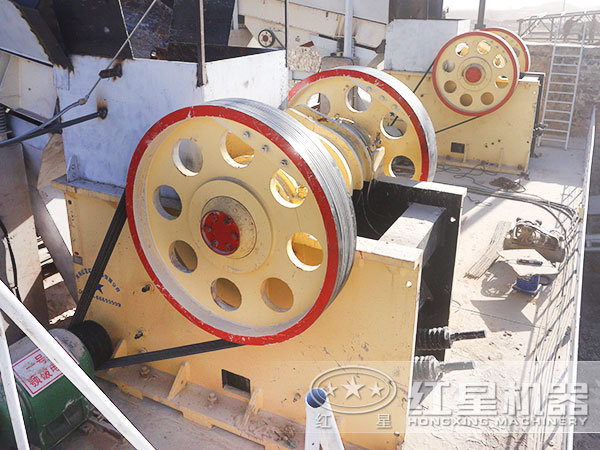 颚式石子磕石机的价格及产量是多少？