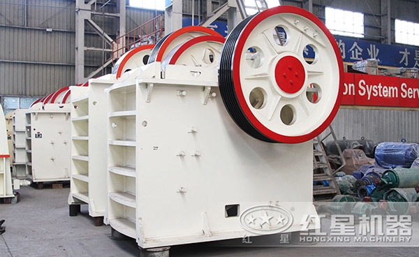 进料口较大的PE鄂式破石机