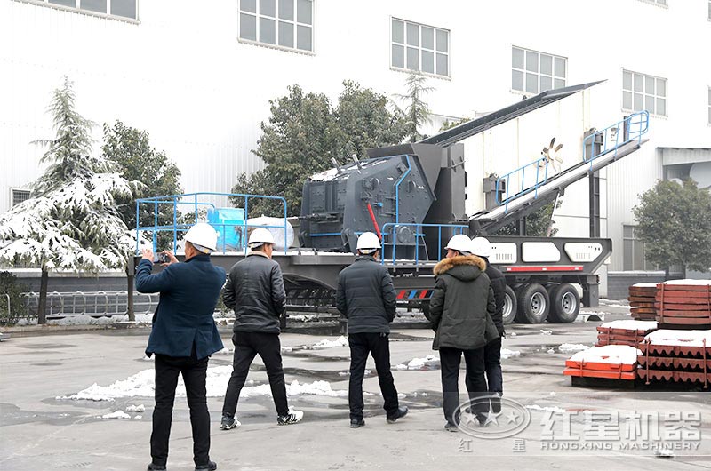 客户来厂参观设备