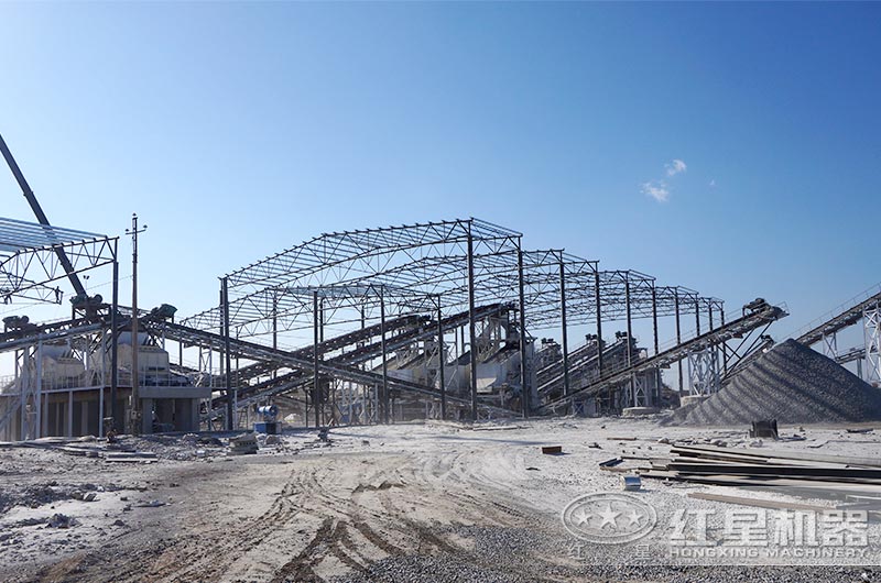 大型反击鹅卵石破碎现场