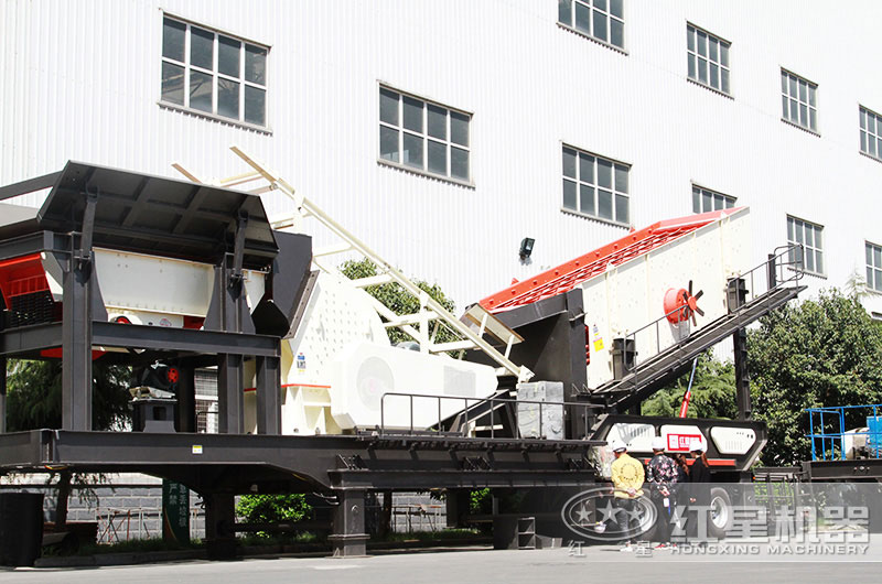 移动锤破粉碎机