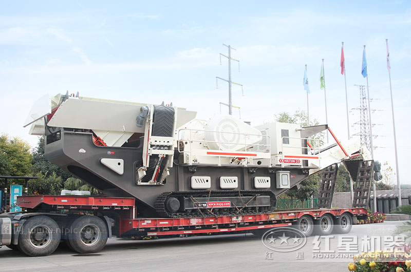 又一履带流动石子破碎机发货