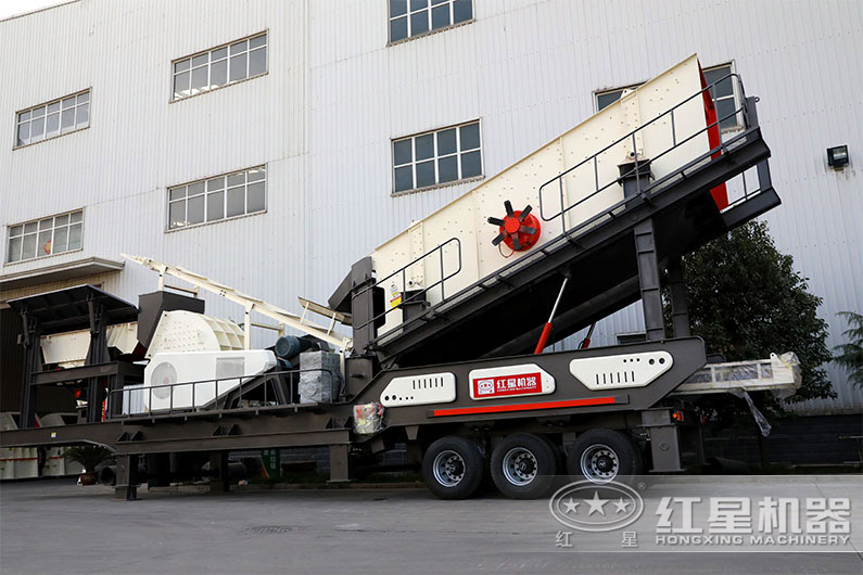 流动破碎石子机生产线全套多少钱？(附现场作业图片及视频)