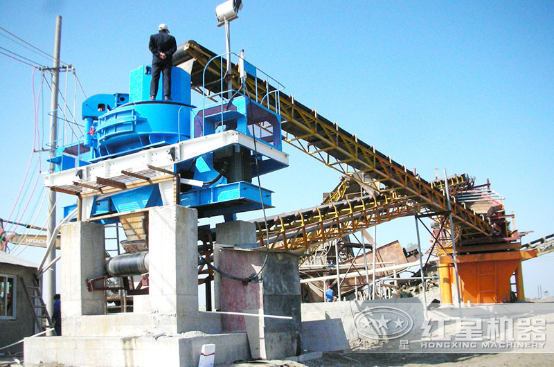 能把石头打成沙子的机器多少钱，可以过环保吗？