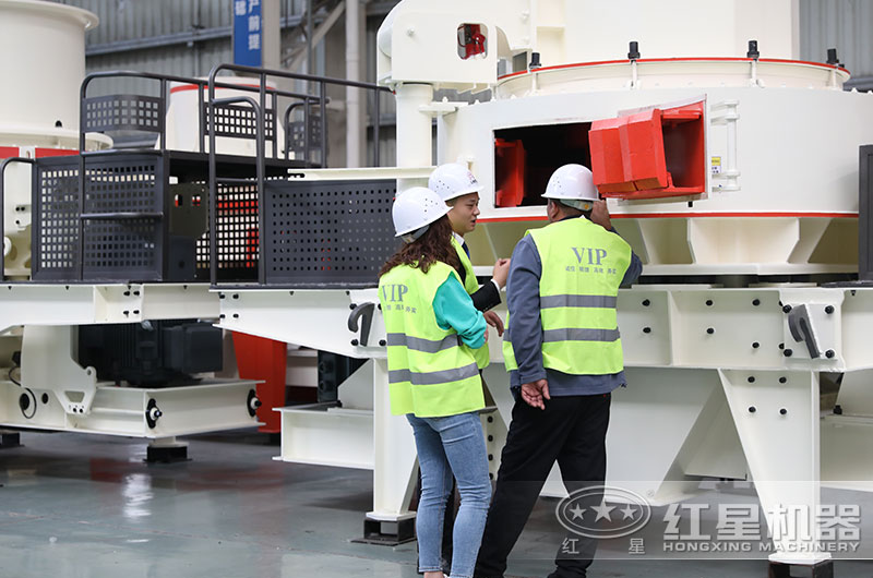 用户来厂参观沙场设备