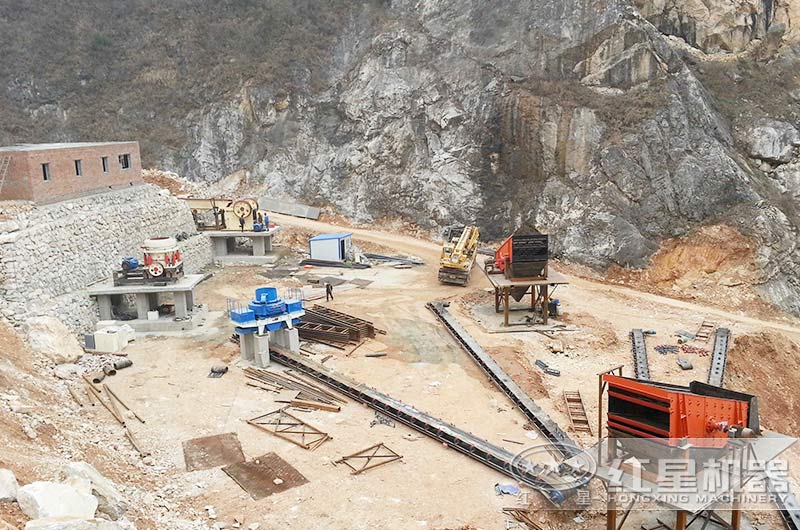 玄武岩制砂生产线安装现场