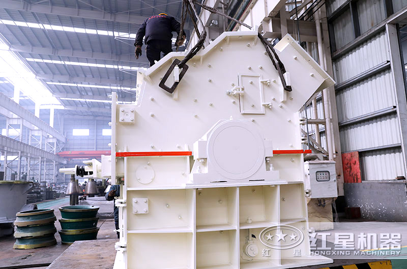 自带筛分效果的细碎机固定装车