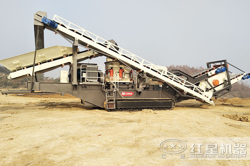 过环保的高质量移动破碎设备已经开到破碎现场