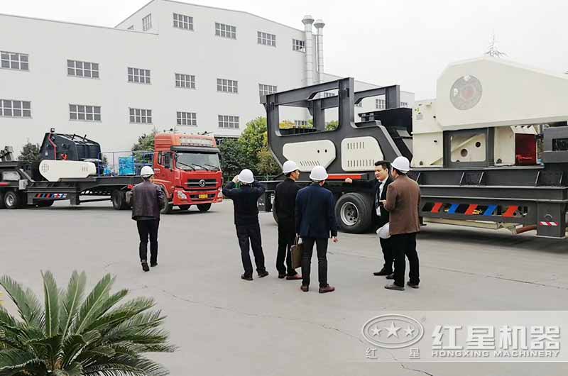 山东多个用户来厂参观考察设备