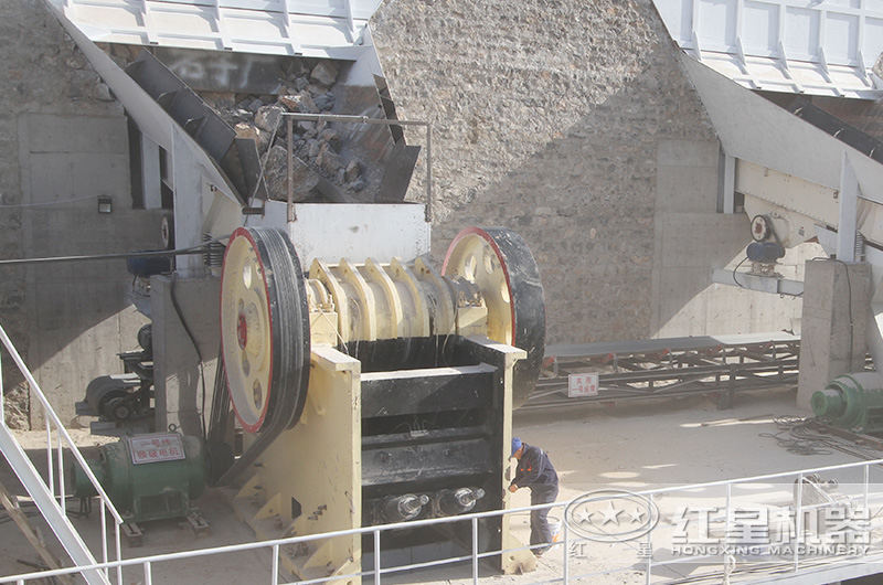 时产1000吨的鄂破机下料口多大，有哪些型号？