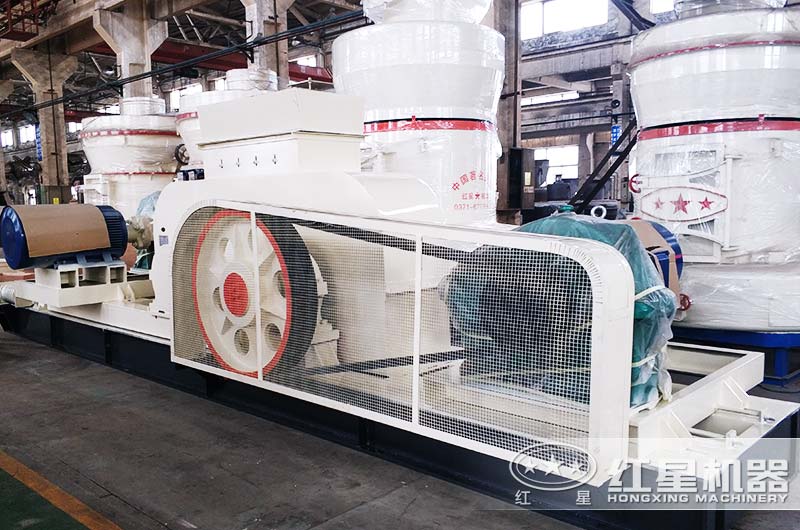 河南红星对辊破碎机厂家车间一角