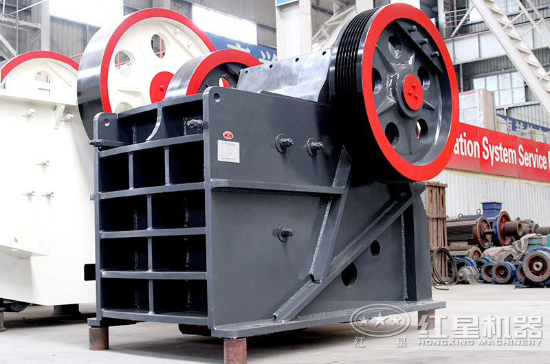 日产1万吨的石头破碎机规格型号有哪些？