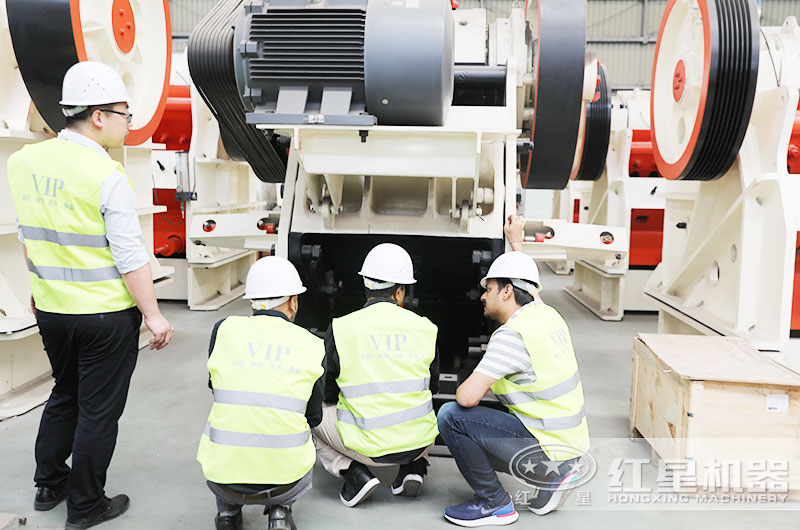 印度用户来厂参观考察欧版颚式破碎机