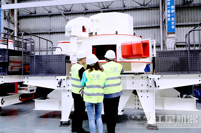 山东德州用户来厂考察沙子生产线设备