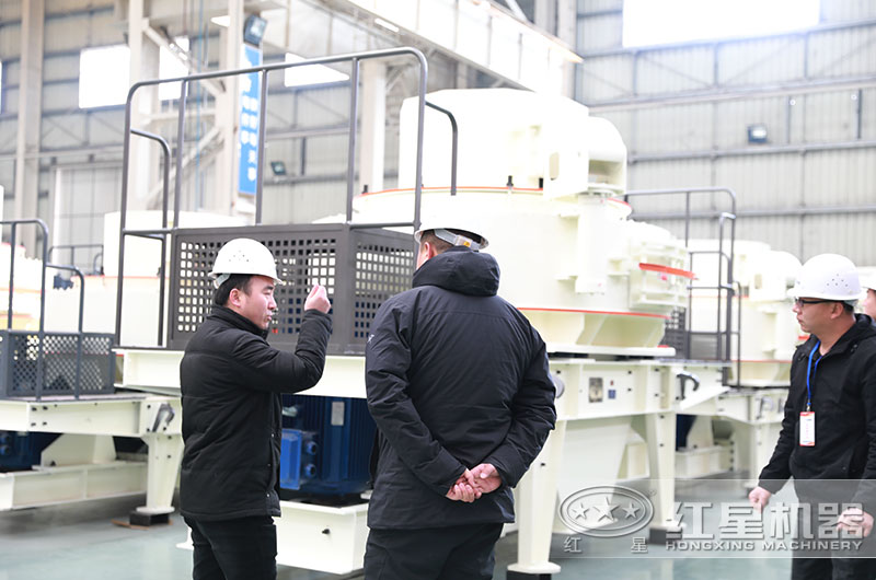 广东中山用户来厂考察选购造沙设备