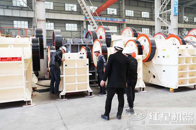 250×1200的颚破机产能及出料粒度范围是多少？