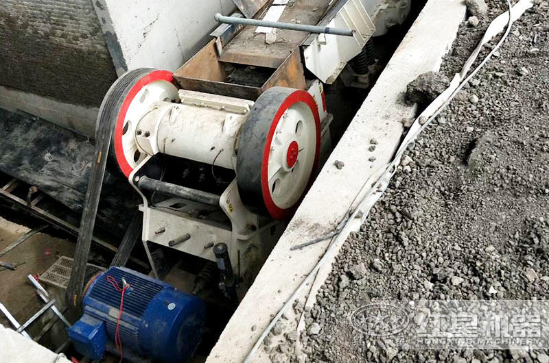 破碎石头机10万的有多大产量，哪个厂家生产的质量好？
