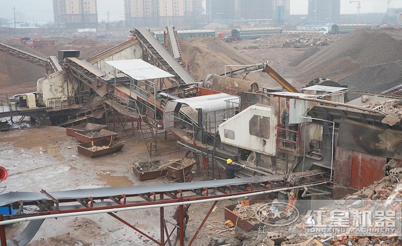 移动式建筑垃圾再生原料机器生产现场