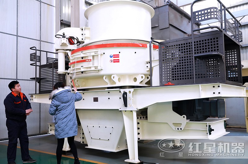 山东客户来厂考察制砂机
