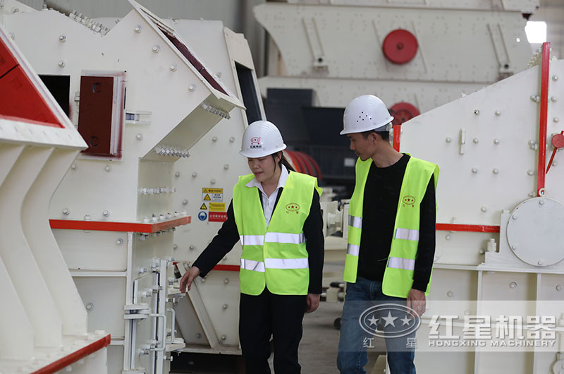 有1万至2万左右的的小型碎石机吗？