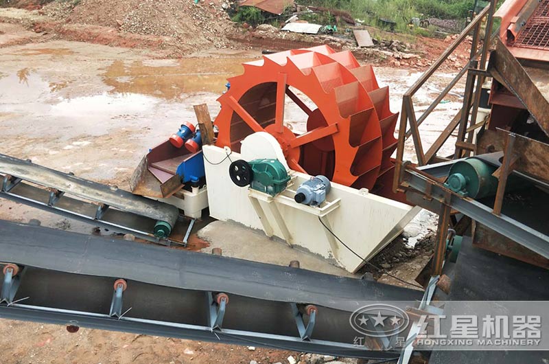 沙包土洗出来的沙好还是河沙好？洗出好沙子的机器有哪些？