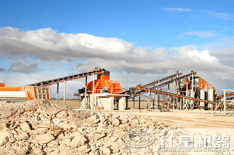 砖头石头混凝土破碎机环保吗？破碎生产需要几个过程？日产量是多少？