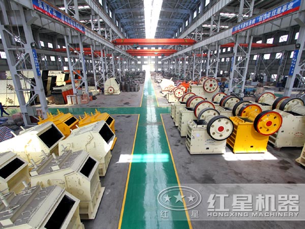 哪款破碎机更适合石料破碎生产线的细碎加工？